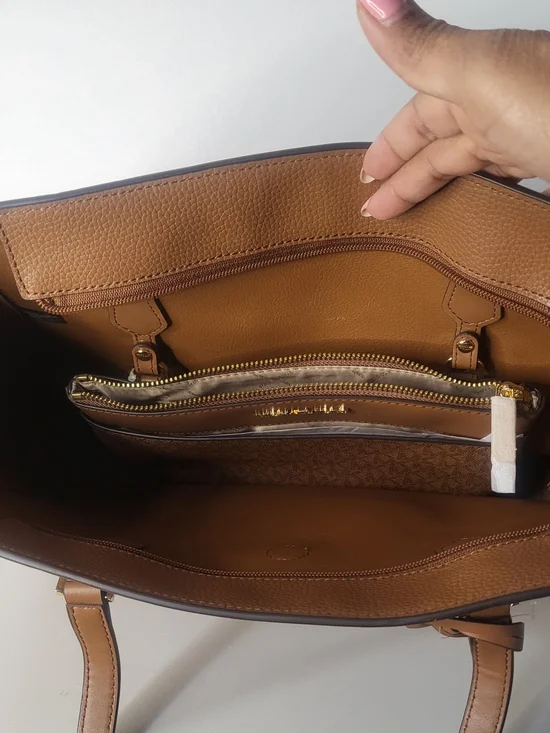 Michael Kors Women's Tan Leather Tote Bag - Picture 4 of 15